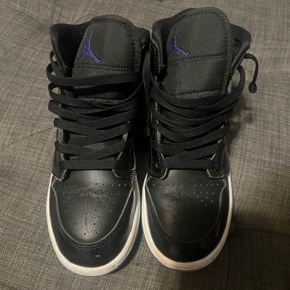 Jordan 1 mid